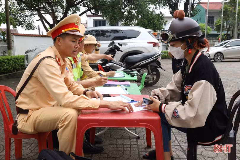 Công an huyện Kỳ Anh xử phạt 424 trường hợp vi phạm trật tự ATGT