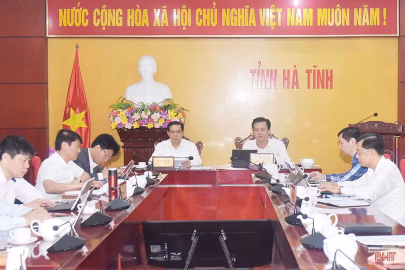 Thủ tướng: Làm rõ trách nhiệm đối với các dự án giao thông chậm tiến độ