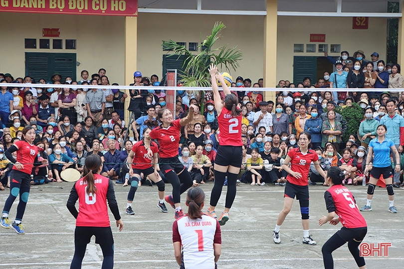 Hấp dẫn Giải Bóng chuyền nữ huyện Cẩm Xuyên