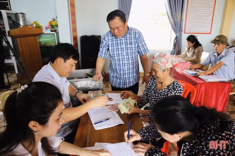 Người dân Lưu Vĩnh Sơn nhận gần 17 tỷ đồng tiền GPMB dự án cao tốc Bắc - Nam