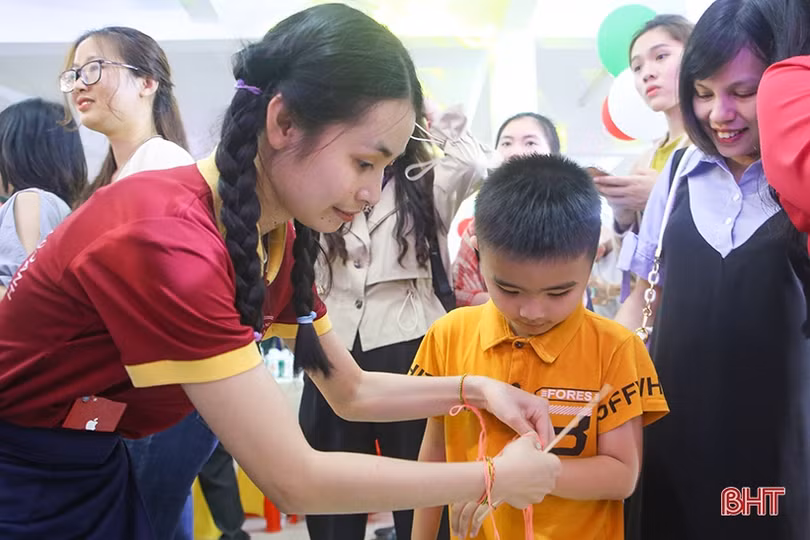 Tết Bunpimay thắm tình hữu nghị tại Trường Đại học Hà Tĩnh