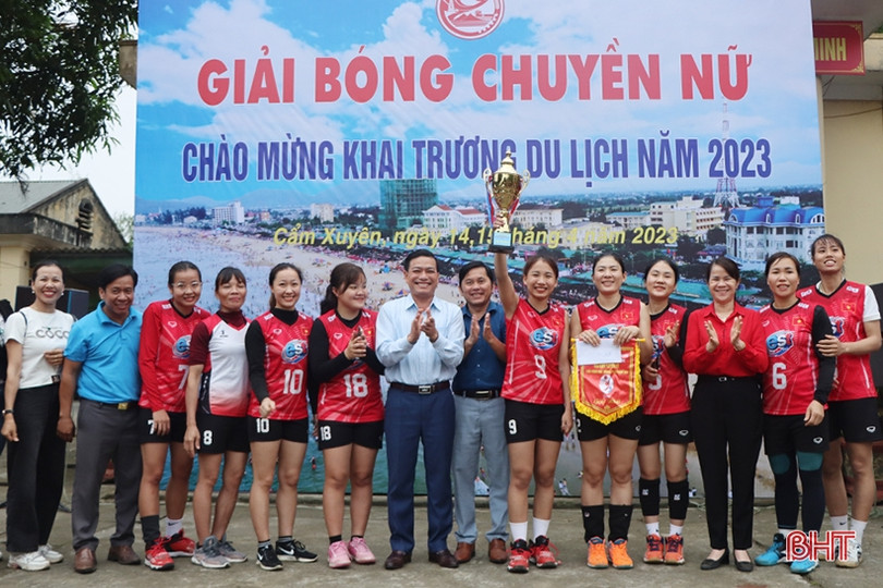 Hấp dẫn Giải Bóng chuyền nữ huyện Cẩm Xuyên