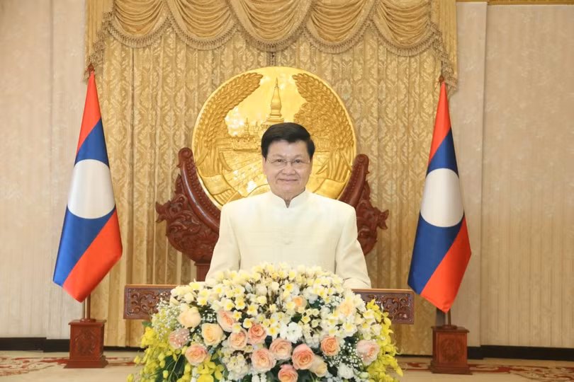 Không khí rộn ràng trước dịp nghỉ tết cổ truyền Bunpimay ở Lào