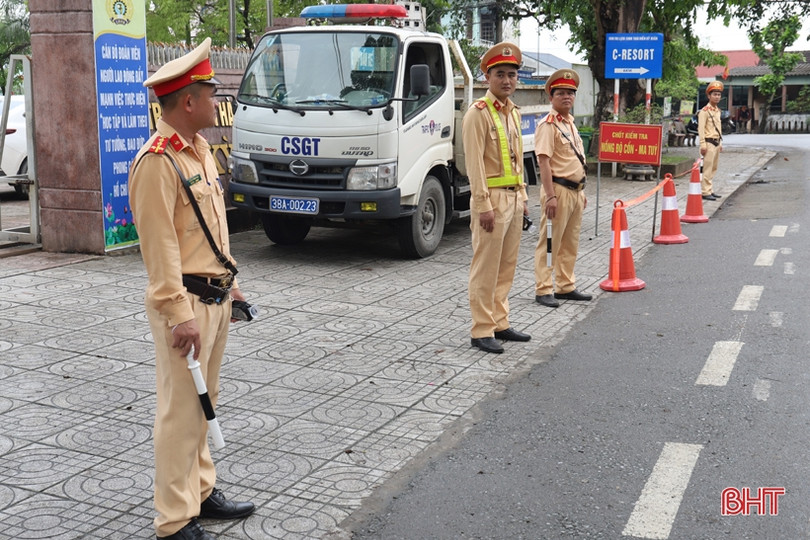 Công an huyện Kỳ Anh xử phạt 424 trường hợp vi phạm trật tự ATGT