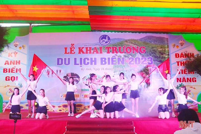 Huyện Kỳ Anh khai trương mùa du lịch biển năm 2023