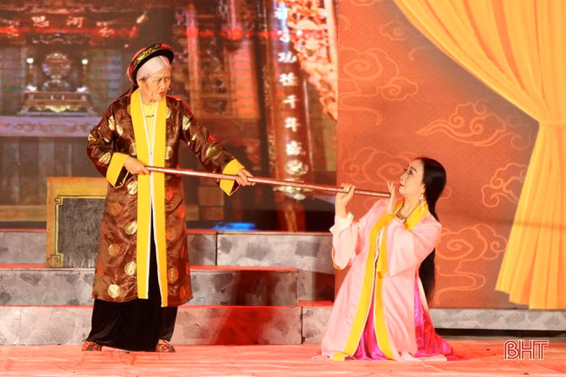 Nhiều cảm xúc từ vở kịch thơ “Hoạn Thư ghen”