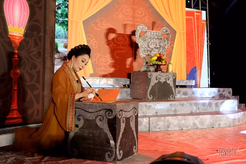 Nhiều cảm xúc từ vở kịch thơ “Hoạn Thư ghen”