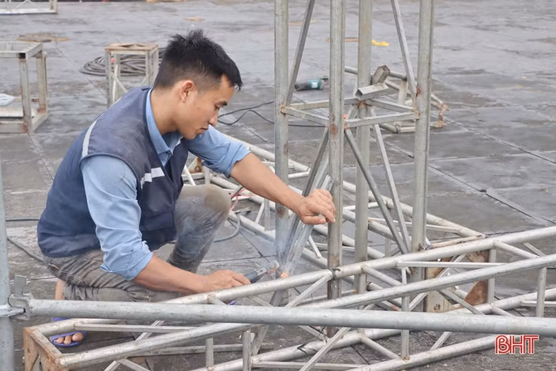 “Đếm ngược” lễ hội khai trương du lịch Cẩm Xuyên