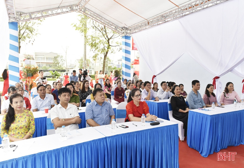 Dr. Marie khai trương phòng khám sản phụ khoa tại Hà Tĩnh