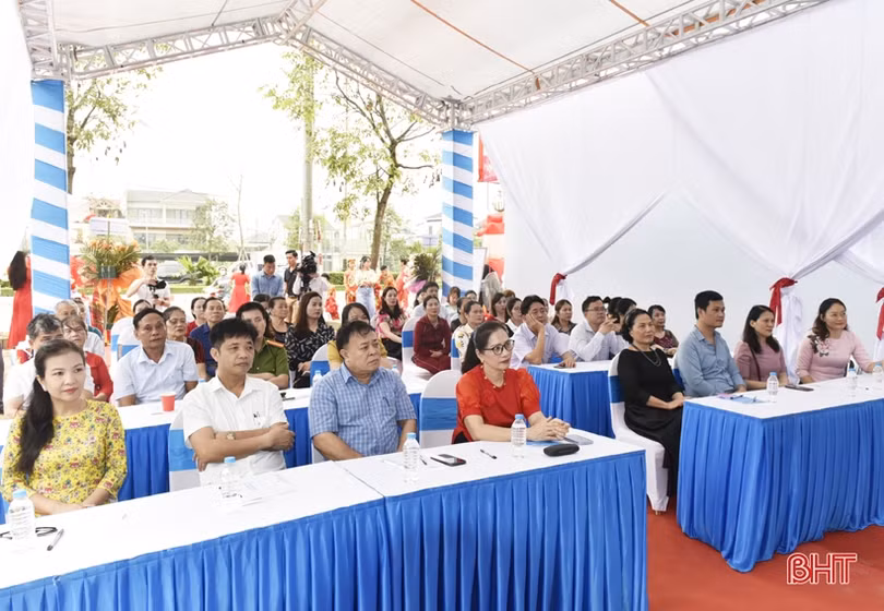 Dr. Marie khai trương phòng khám sản phụ khoa tại Hà Tĩnh