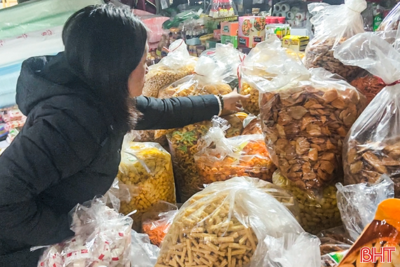 Bánh kẹo “3 không” bủa vây thị trường 