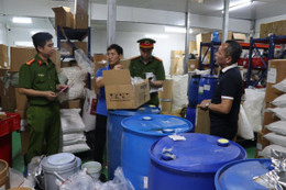 Khởi tố đường dây sản xuất thực phẩm chức năng giả quy mô lớn, bắt hai giám đốc