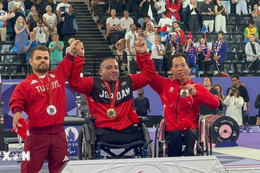 Thưởng nóng đô cử Lê Văn Công giành Huy chương Đồng Paralympic