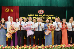 Bí thư Tỉnh ủy Nguyễn Duy Lâm dự Đại hội Đảng bộ xã Vũ Quang 