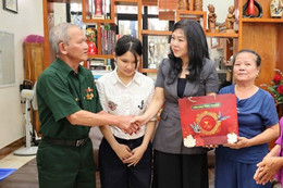 Phu nhân Tổng Bí thư thăm, tặng quà tại tỉnh Sơn La