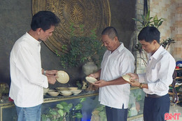 Những người làm cho cổ vật biết nói chuyện