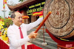 Phó Bí thư Thường trực Tỉnh ủy dự lễ tế tiên hiền tại Văn Miếu