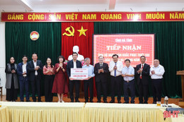 Hội đồng hương Hà Tĩnh tại Hà Nội hỗ trợ tỉnh nhà 1 tỷ đồng khắc phục hậu quả thiên tai