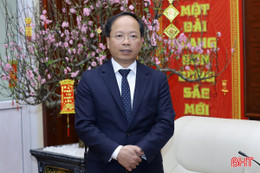 Lãnh đạo tỉnh Hà Tĩnh chúc Tết cán bộ, chiến sĩ Quân khu 4