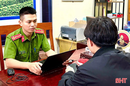 Giả danh công an, ép nam sinh dàn cảnh bị bắt cóc đòi tiền chuộc