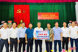 Doanh nghiệp ở TP Hồ Chí Minh hỗ trợ xã biển Hà Tĩnh 500 triệu khắc phục hậu quả thiên tai