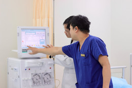 Lọc máu khẩn cấp cứu người đàn ông lạm dụng rượu “bệnh chồng bệnh” ở Phú Quốc