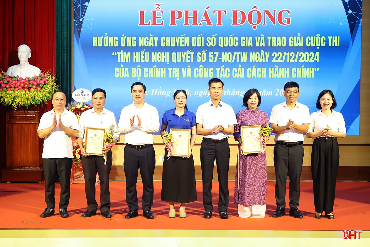 ... và 3 tập thể đạt giải cao tại cuộc thi. bqbht_br_chuyen-doi-so-1.jpg