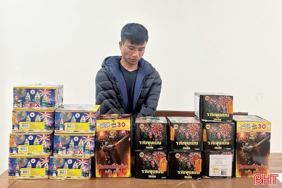 Liên tiếp khởi tố 2 đối tượng tàng trữ hơn 3,5 yến pháo lậu