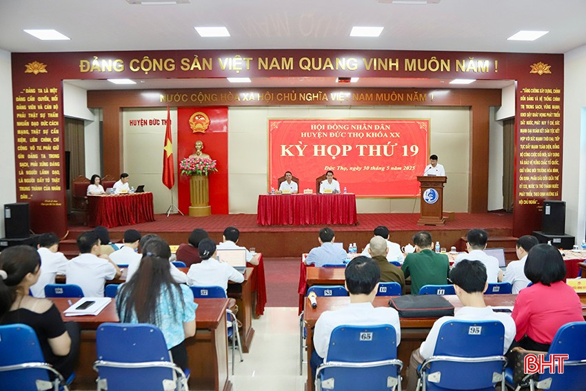 Toàn cảnh kỳ họp HĐND huyện Đức Thọ. bqbht_br_r2.jpg