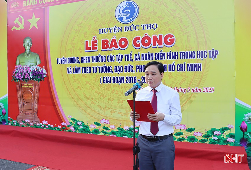 Trưởng ban Tuyên giáo và Dân vận Huyện ủy Bùi Lê Văn báo cáo kết quả học tập và làm theo tư tưởng, đạo đức, phong cách Hồ Chí Minh giai đoạn 2016 – 2025. bqbht_br_0005.jpg