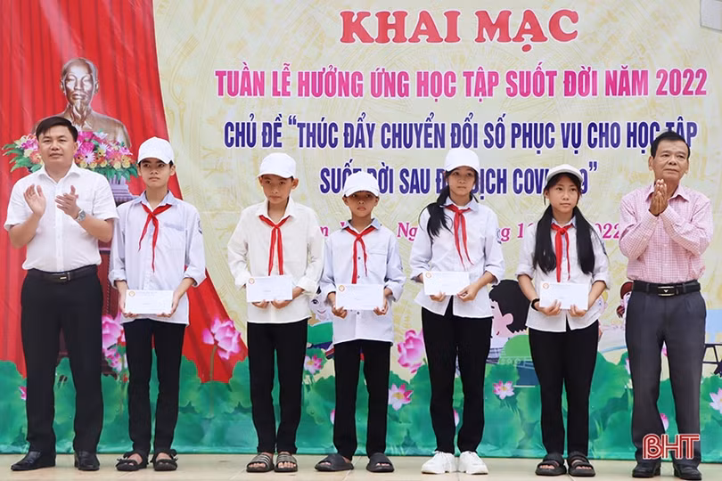 Thúc đẩy chuyển đổi số, phục vụ học tập suốt đời sau đại dịch COVID-19