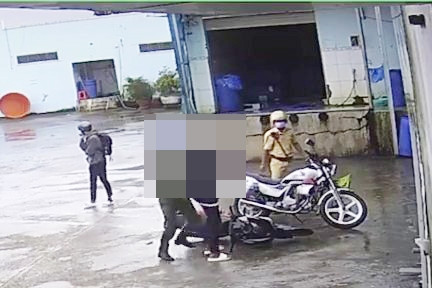 Tạm đình chỉ 4 CBCS liên quan vụ có hành vi bạo lực với 2 nam sinh