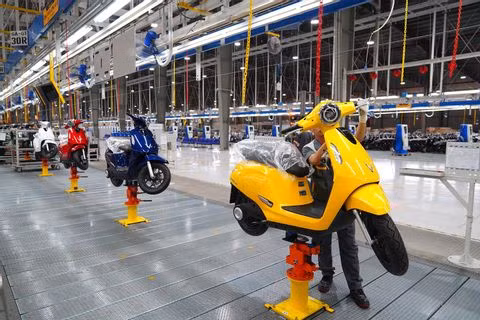 VinFast bàn giao xe máy điện Evo200