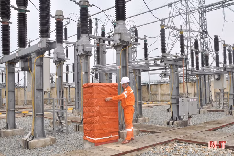 Lãnh đạo Tổng Công ty Điện lực Miền Bắc đánh giá cao công tác ứng phó, bảo vệ lưới điện của Hà Tĩnh