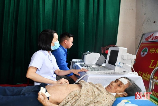 Formosa Hà Tĩnh phối hợp khám, cấp thuốc miễn phí cho gần 300 người dân