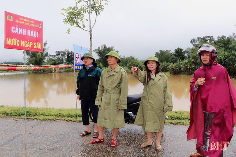 Vũ Quang: Nhiều tuyến đường bị sạt lở, vùng hạ du vẫn ngập sâu