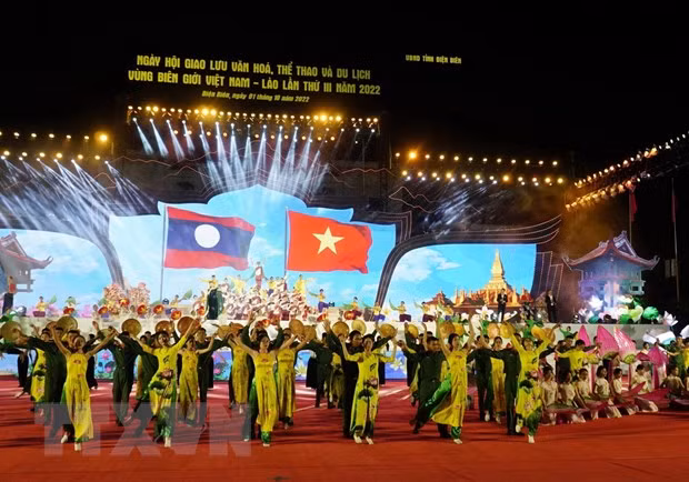 Hà Tĩnh nhận Cờ thi đua xuất sắc của Bộ Văn hóa - Thể thao và Du lịch