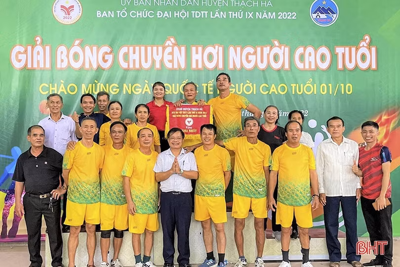 Về miền quê người cao tuổi vui sống mỗi ngày ở Thạch Hà