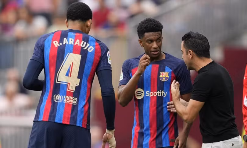 Cuối tuần derby tại Ngoại hạng Anh