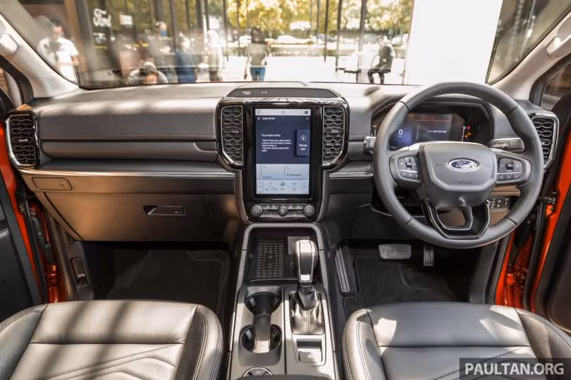 Ford Everest 2023 ra mắt tại Malaysia, giá quy đổi từ 1,36 tỷ đồng