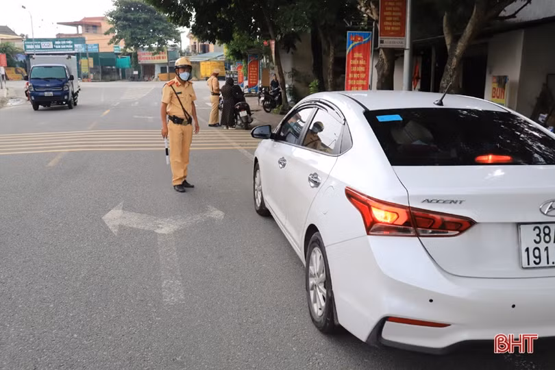 Công an huyện Hương Sơn xử phạt vi phạm ATGT hơn 400 triệu đồng