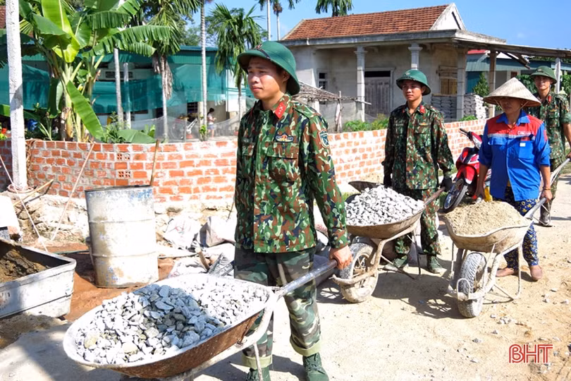 Lực lượng vũ trang góp phần xây dựng nhiều vùng quê Hà Tĩnh đáng sống