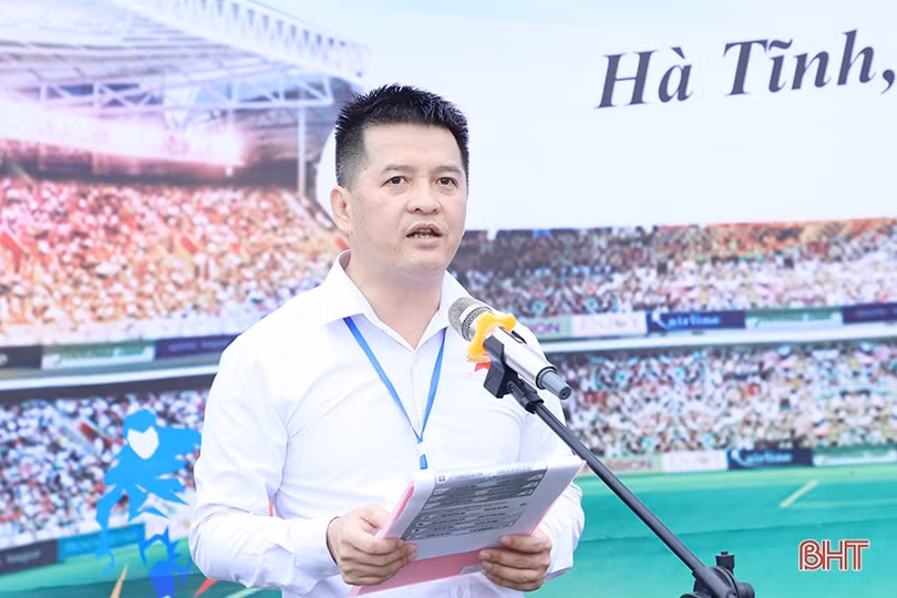 16 đội tranh tài Giải Bóng đá Doanh nghiệp - doanh nhân Hà Tĩnh