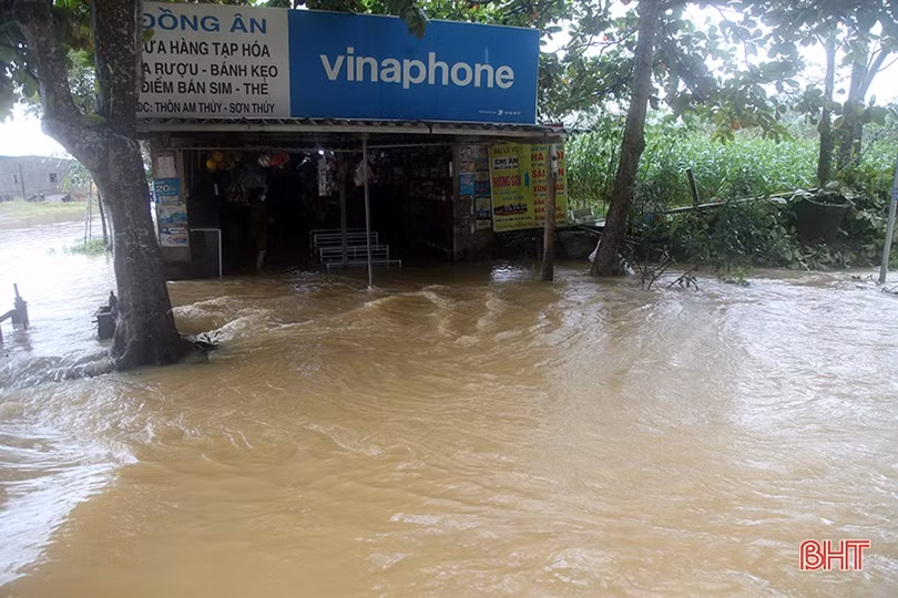 Đảm bảo an toàn tuyệt đối tính mạng và tài sản cho người dân trong mưa lũ