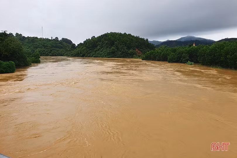 Diễn biến mới nhất, thiệt hại bước đầu do mưa lũ ở Hà Tĩnh