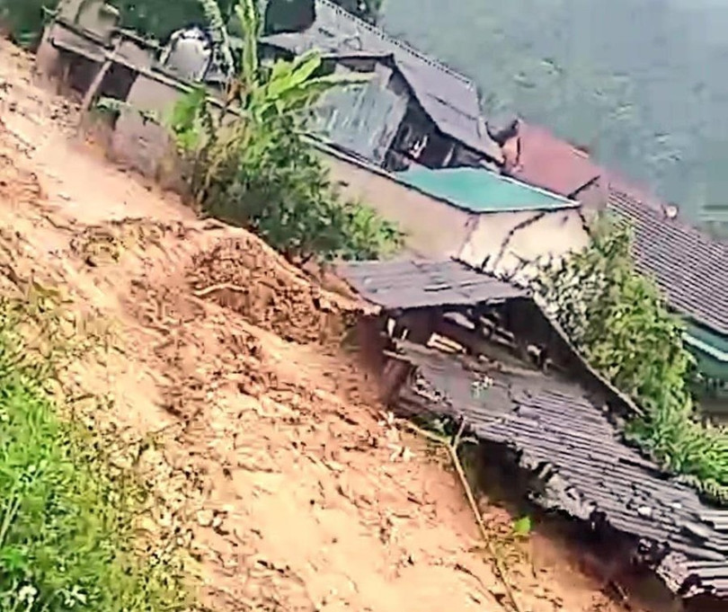 Bản làng tan hoang sau cơn lũ dữ ở Kỳ Sơn