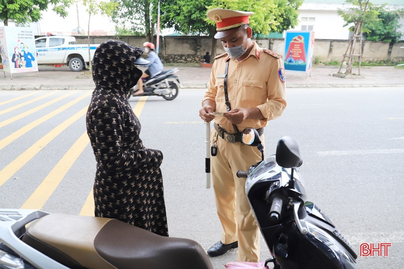 Công an huyện Hương Sơn xử phạt vi phạm ATGT hơn 400 triệu đồng