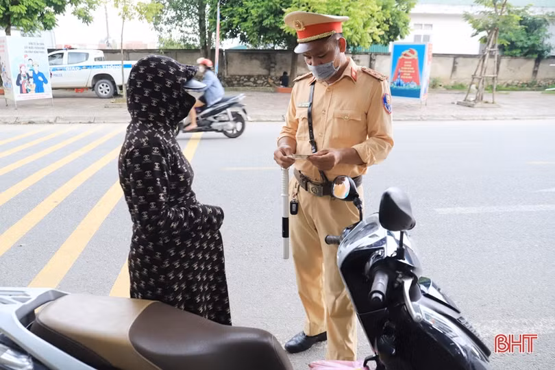 Công an huyện Hương Sơn xử phạt vi phạm ATGT hơn 400 triệu đồng