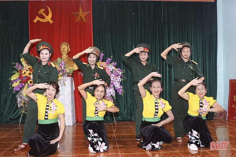 Người cao tuổi: “gốc vững, cây bền”