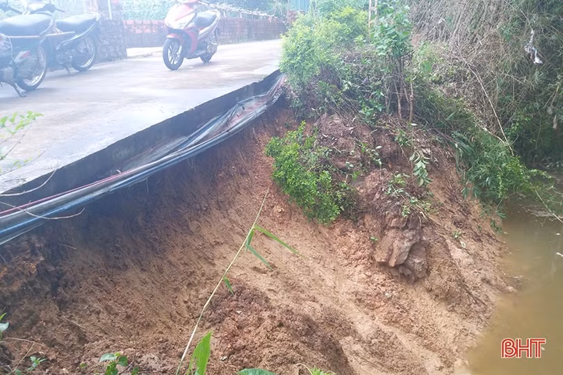 Cẩm Xuyên khẩn trương khắc phục tình trạng sạt lở đất